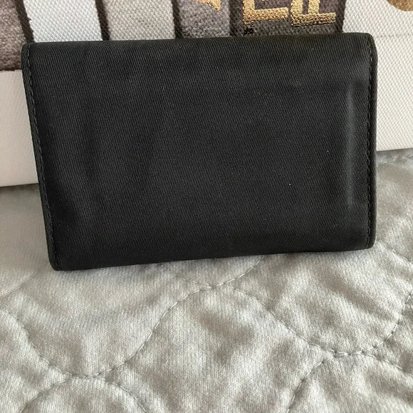 Vintage PRADA TESSUTO six key case, box & authenticity card. Black/silver. - Picture 4 of 7